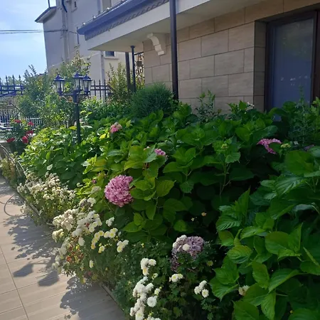 3 Emilia Romana Apartment Ravda